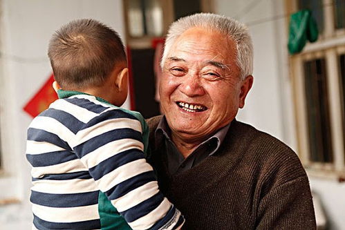带孙子的老人,带孙子可yi吗