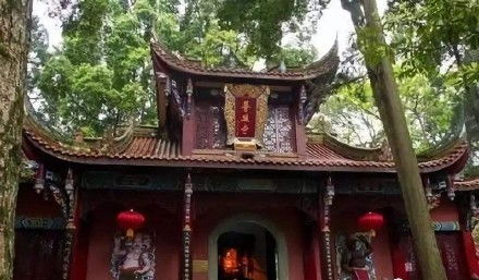 青城山普照寺风水怎么样,青城山风水李嘉诚