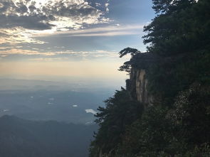 1. 为什么是庐山？为什么不是别的山？