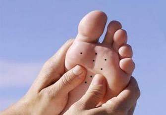 梦见脚底被划破是什么预兆？有什么特殊含义吗？