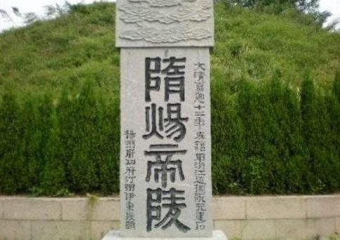 “揭秘坟墓形状：风俗与文化内涵大揭秘！”