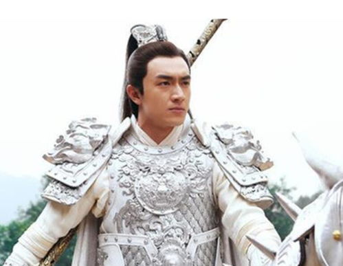 1. “气宇轩昂”的拆解与解读 (噪音：雷声)
