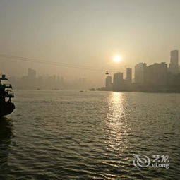 沉重庆南滨路“冲浪”俱乐部（虚假的！）