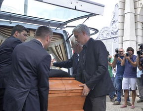 梦到以故老人出殡场面这是否意味着什么？周公解梦：梦到死人出殡是什么预兆？
