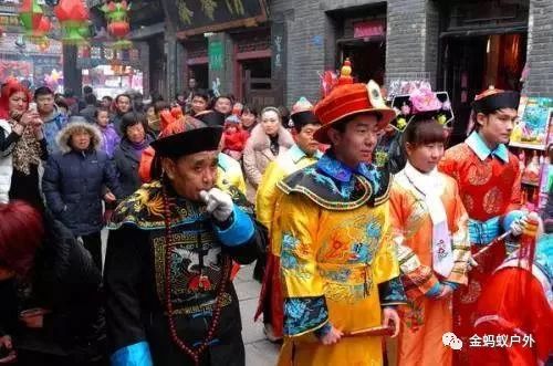 中国年味大揭秘：各地特色风俗一览无遗