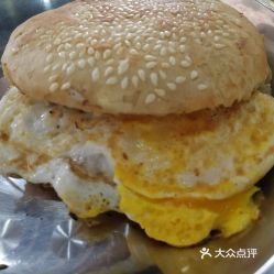 二、 周村烧饼：薄脆又香甜