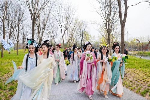 雷峰塔：白娘子被压的地方，现在有电梯了