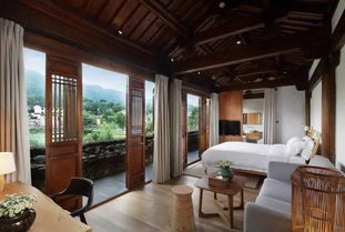 入住老街民宿， 体验古韵风情（或着体验一下什么叫“古董”级别的破旧）