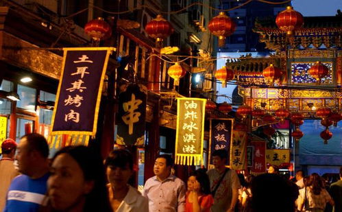 这条街白天是条虫晚上是条龙