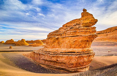甘肃敦煌：丝绸之路上的明珠