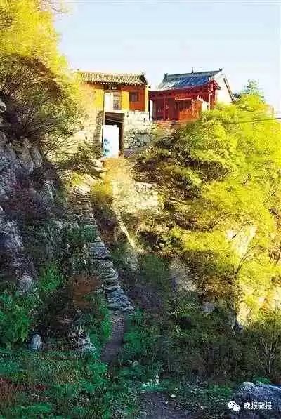 二、 较长安—古都与现代化乱入的交叉点
