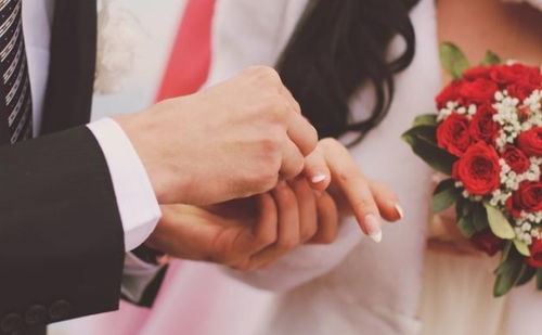 八字女命靠运气发家，婚姻注定横财滚滚，如何改命注定发横财？