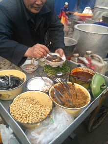 四、美食之旅：品尝临安特色小吃