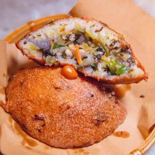 1. 炸海蛎饼：金黄酥脆背后的秘密配方