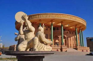 二、 和田站：古城碎片与现代噪音交织的现场