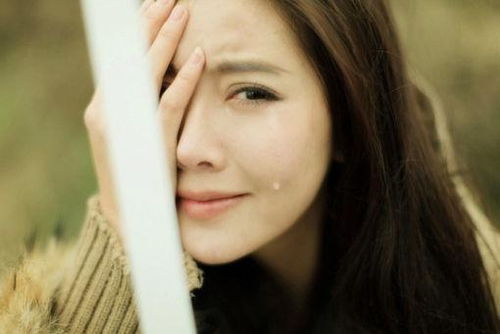 b) 属羊女 + 双鱼男 = “柔情似水+成熟稳健”大碰撞！