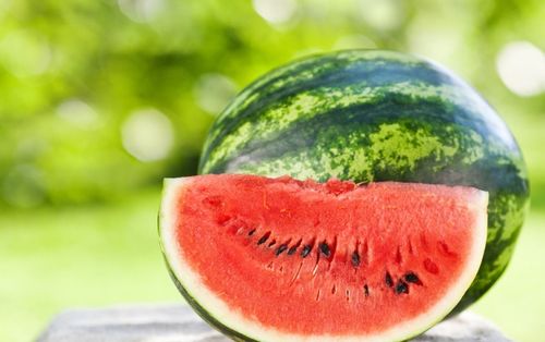 西瓜，夏天里的甜蜜陷阱还是健康杀手？看完我惊呆了！
