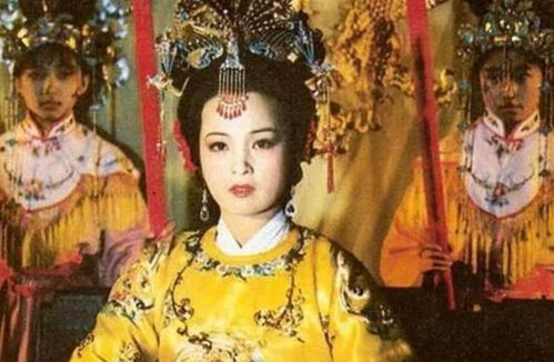 她的面容渐渐清晰：竟然是...