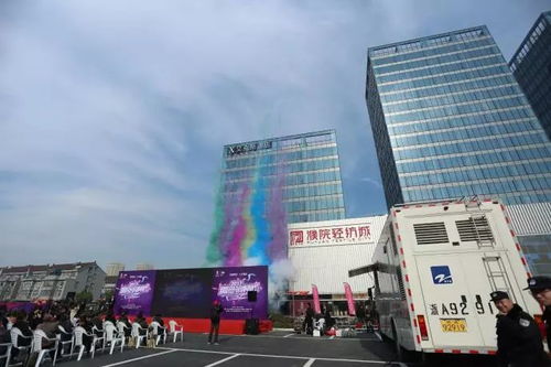 一、 踏入月坛商厦的第一刻：感官的狂欢