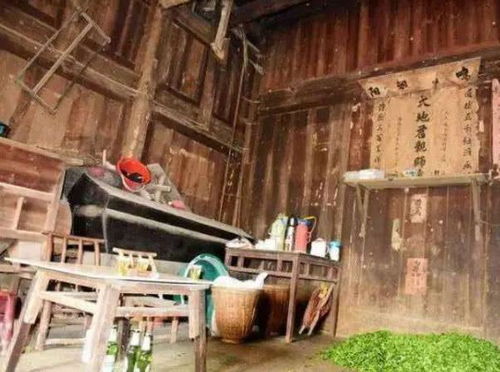 一、  入户门正对楼梯或电梯