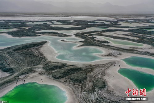 青海翡翠湖：大自然画布上的惊叹号