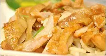 手撕鸡肉拌莴苣：清爽解腻还是鸡飞狗跳？