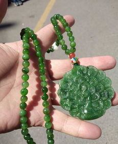 孔雀开屏金吊坠的寓意究竟蕴含着怎样的吉祥与美好？