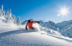 1. 青岛金山滑雪场：玉皇山脚下的冰雪王国