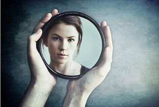 镜中玄机：消失的肉身与残留的瞳孔