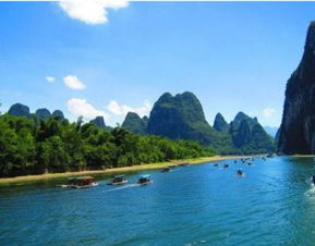 漓江竹筏游：一场穿越时空的旅行