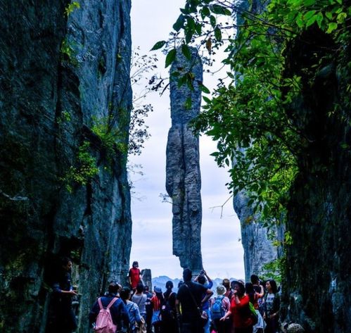 第一天：抵达恩施市区 – 土家风情街的套路