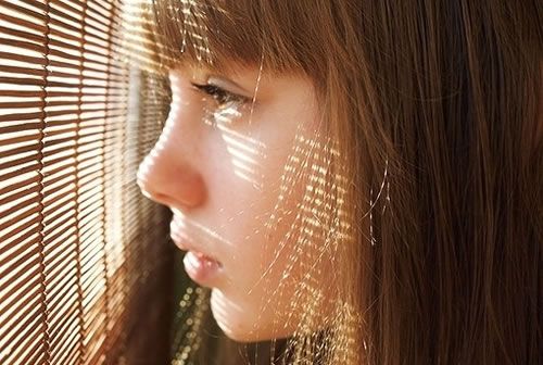 三、音韵美感与情感共鸣——读起来像水一样流畅，感觉真实的是……呃……真实的很舒服。