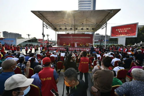 运河文化广场：来来往往的人群