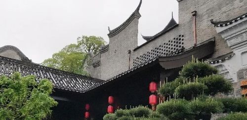 扫墓穿红衣服？找死啊！