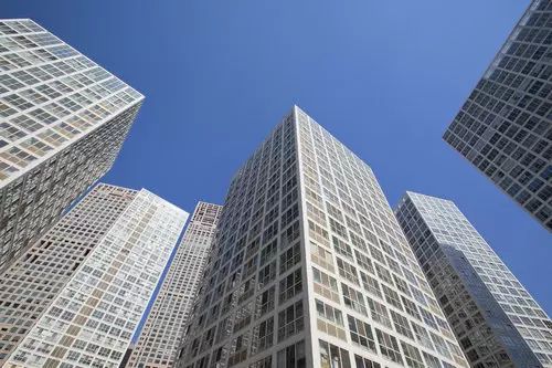 大海水命缺金适合住几层楼？7楼是否合适？