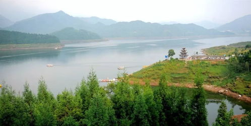 (3) 小众活动：划皮划艇 + 夜钓