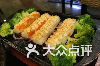 2. 椰浆饭：香糯可口的国民美食