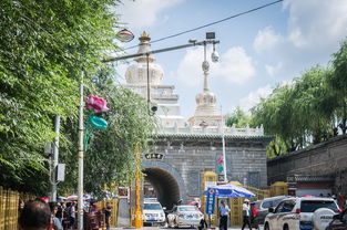 2. 塔尔寺里全是酥油花