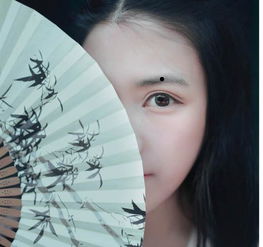 腰上有痣， 桃花运不断