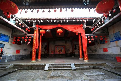 1. 老人与年轻人的“代沟”