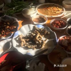 第四段：美食狂欢——吃出灵魂深处的呐喊
