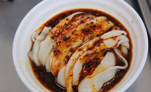 凉拌面皮: 清爽开胃