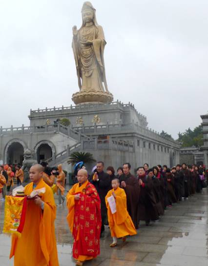 2. 观音祈福活动：虔诚的心意