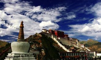 拉萨市内的人文之旅：信仰的力量