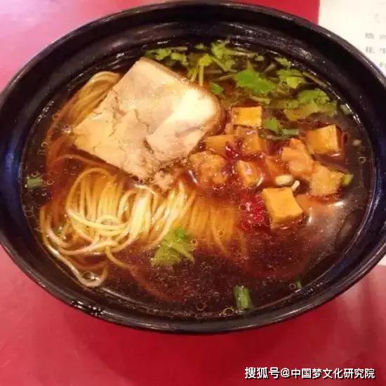 九、 传统方式与创崭新交织——“老妈子担担面”