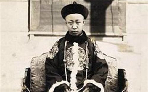 溥仪生辰八字和面相如何，能否分析其命运好坏？