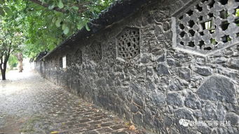 石板路上的回声