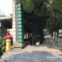 周边配套：吃喝玩乐一网打尽