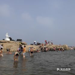 老虎石海滩：历史的低语与海风的轻抚