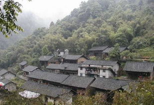 二、苗寨文化体验全攻略(附特色美食地图)
